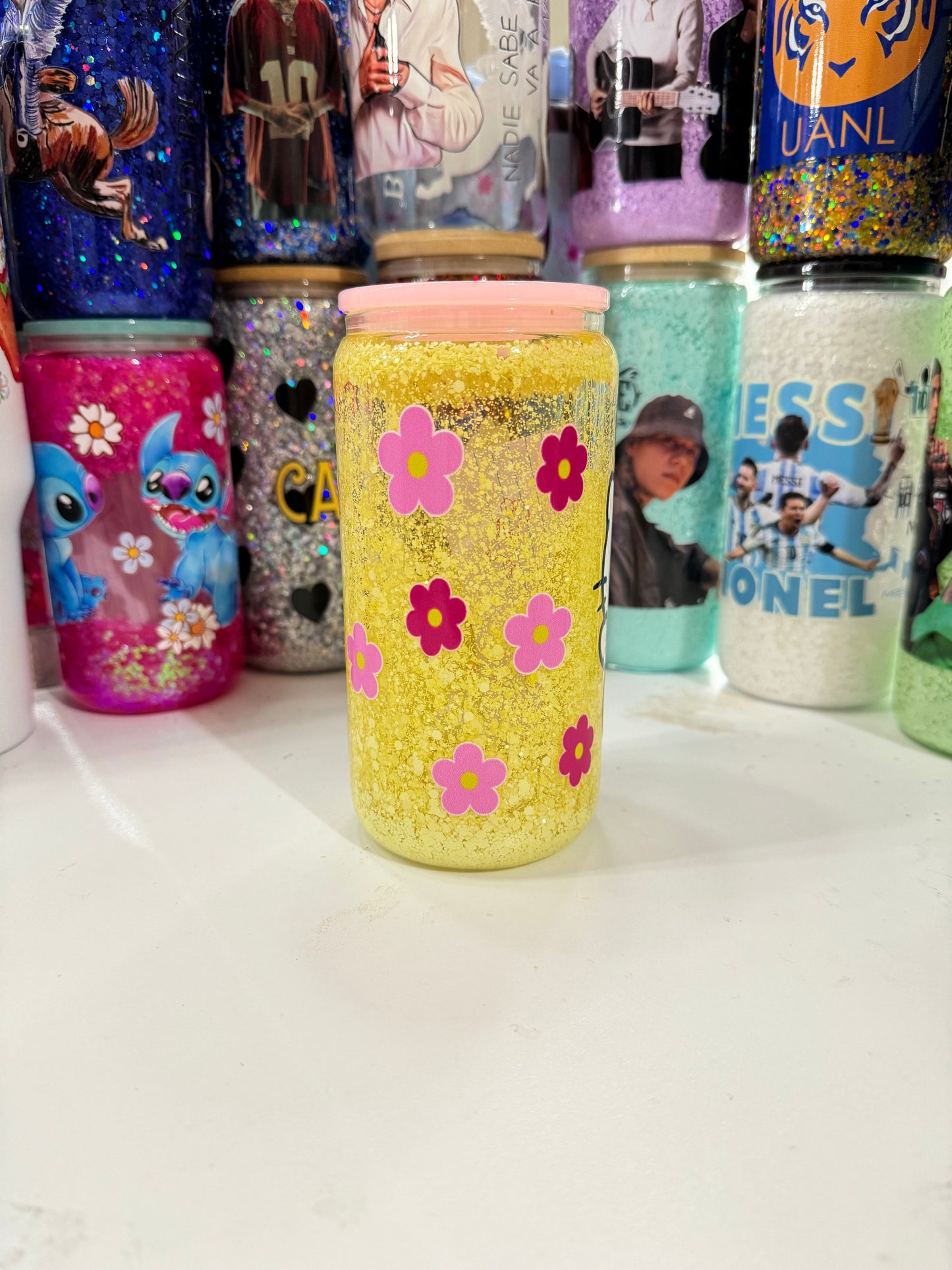 hello kitty fast motion snowglobe