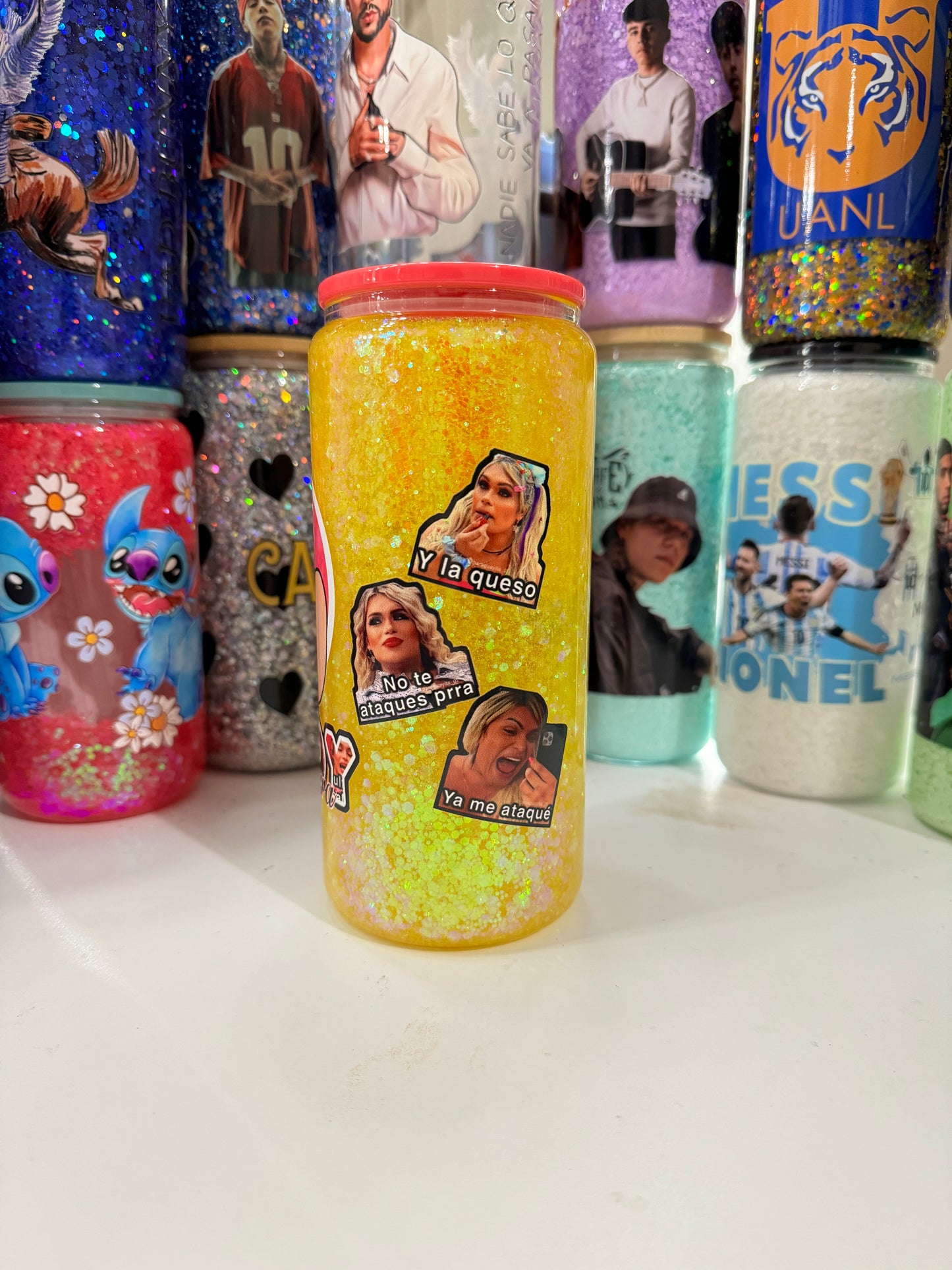 wendy fast motion snowglobe