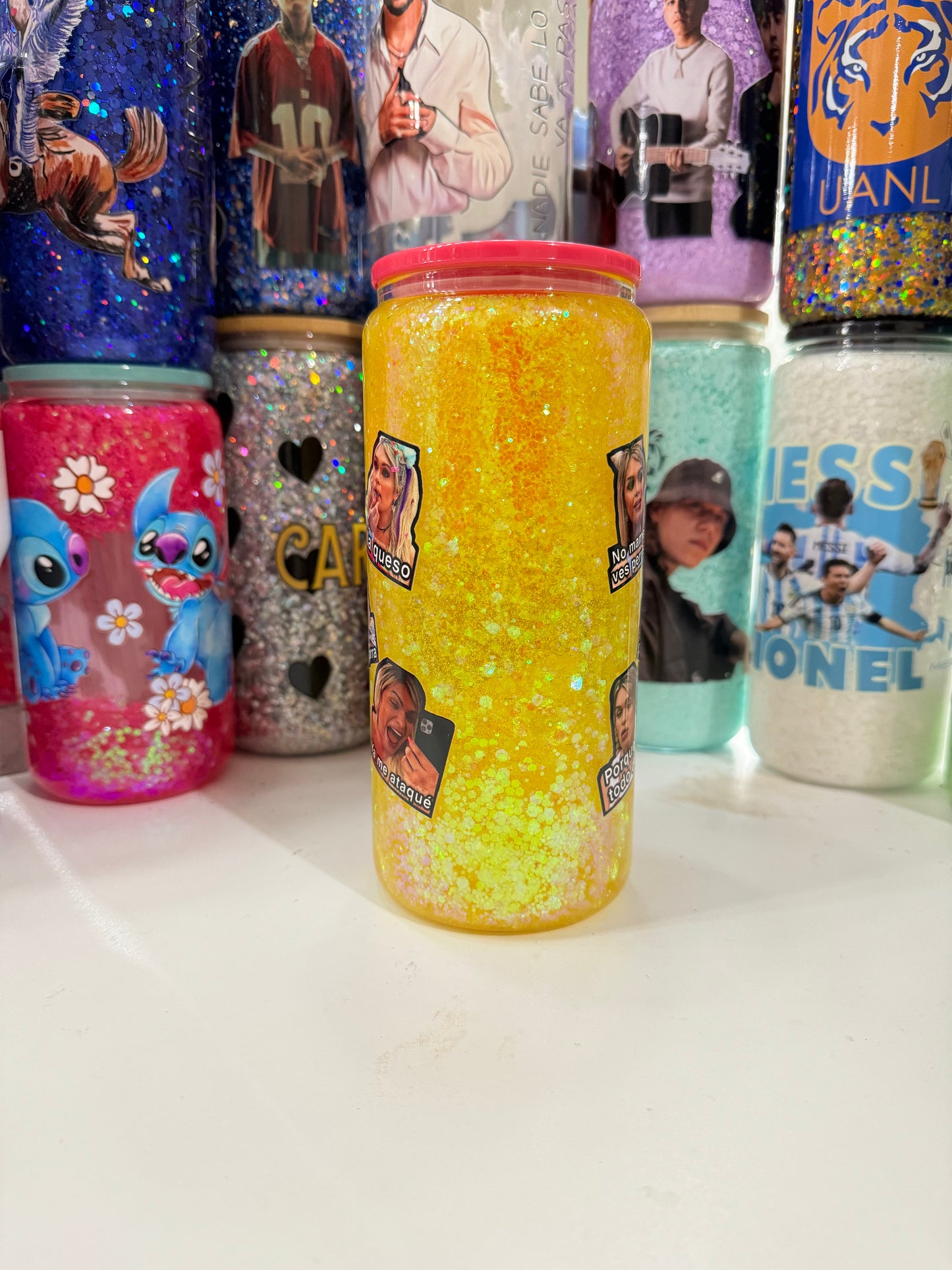 wendy fast motion snowglobe